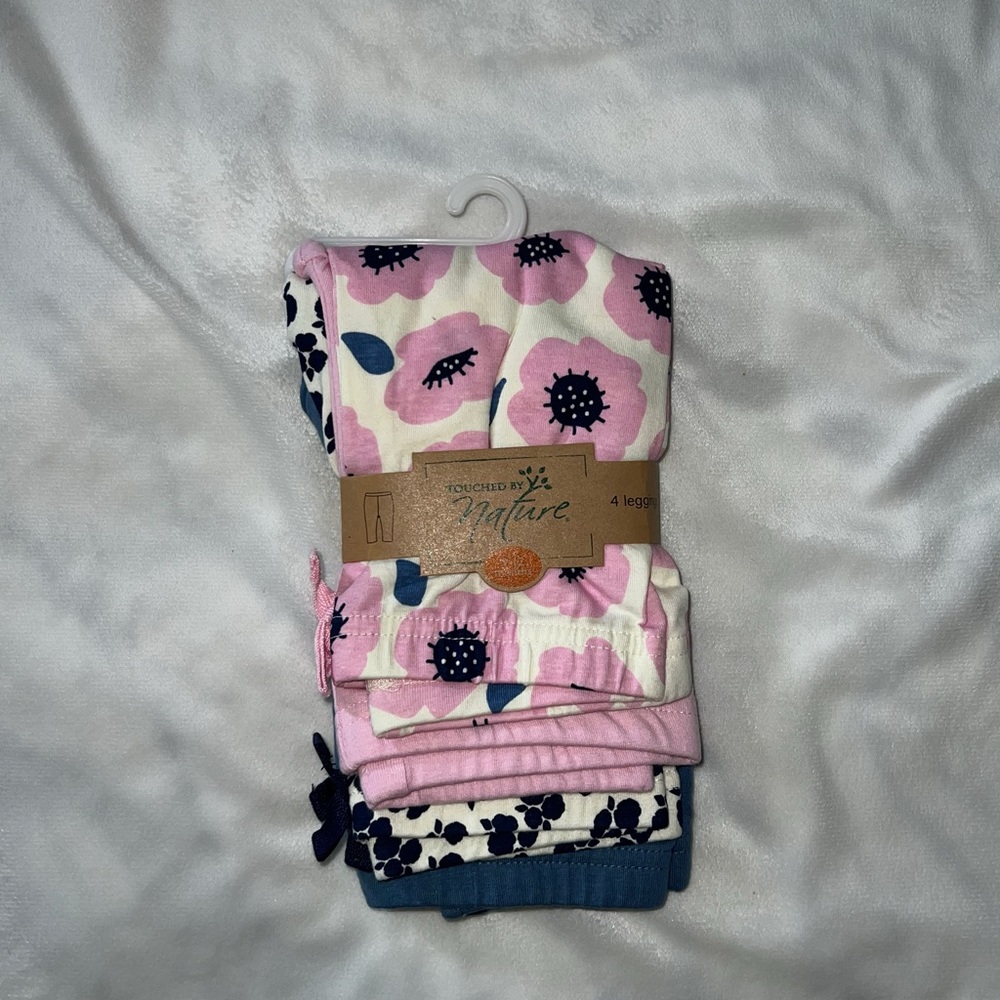 Girls 4 leggings set